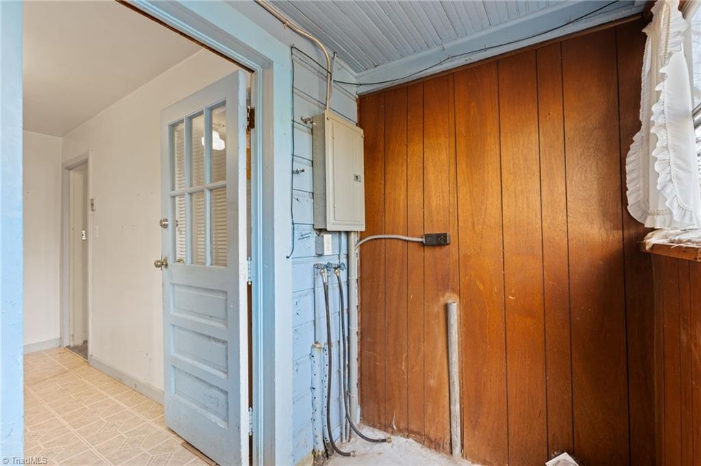 830 Sunset Drive, Winston-Salem