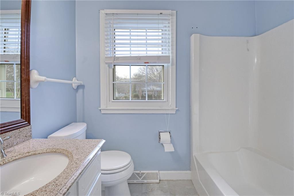 241 Flintshire Road, Winston-Salem