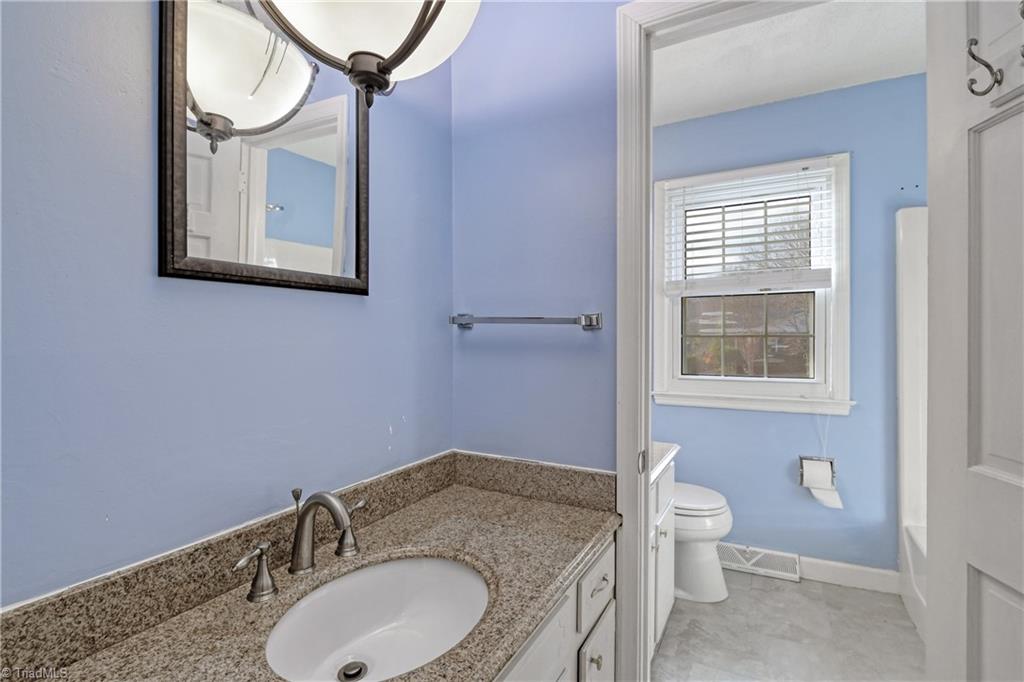 241 Flintshire Road, Winston-Salem