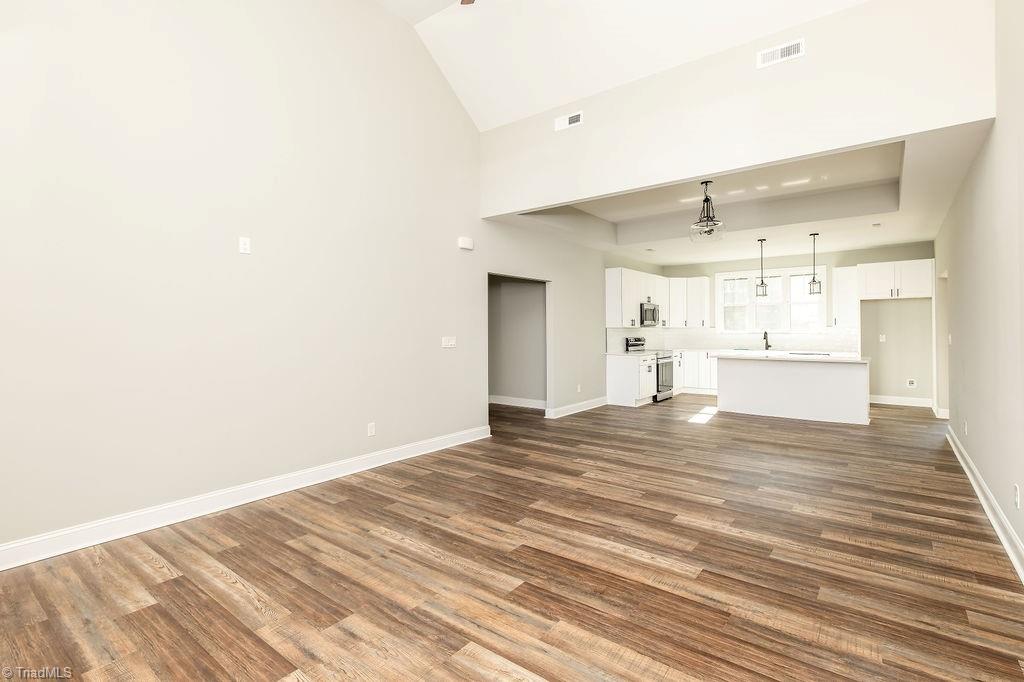 112 Emerald Court