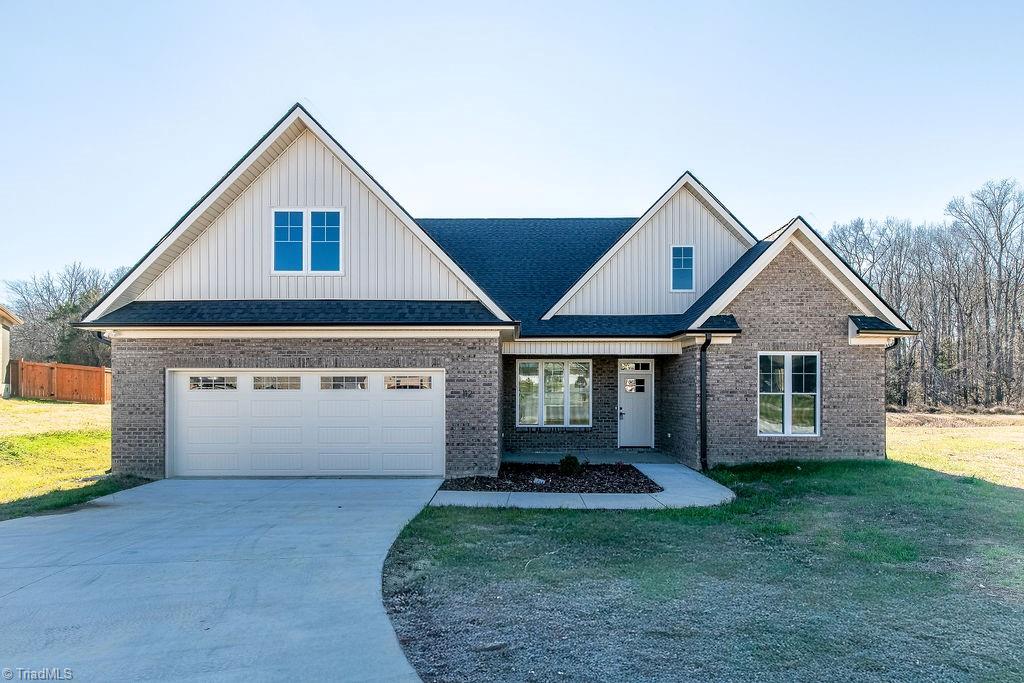 112 Emerald Court