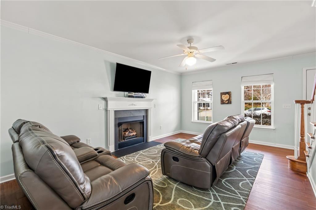 713 Hawthorn Ridge Drive