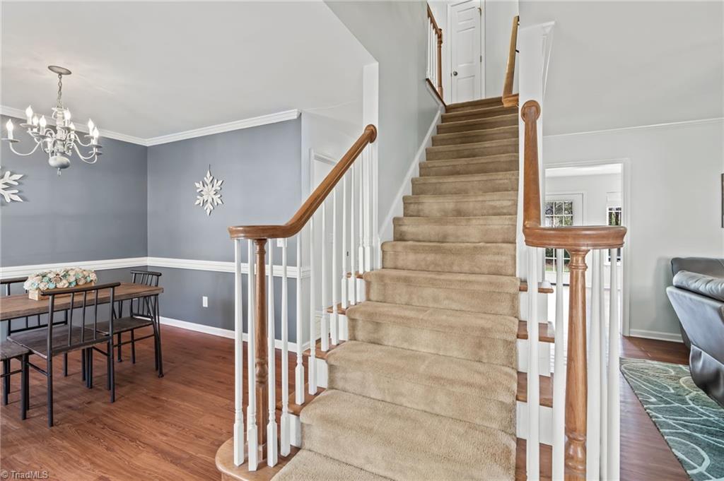 713 Hawthorn Ridge Drive