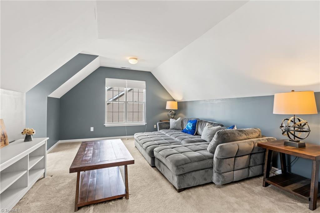 713 Hawthorn Ridge Drive