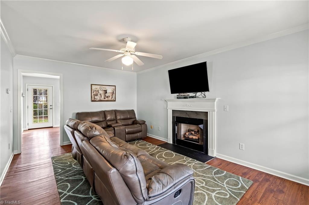 713 Hawthorn Ridge Drive