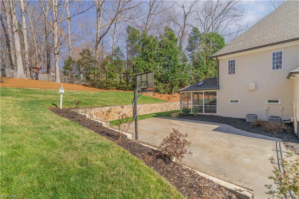 1533 Boxthorne Lane, Winston-Salem