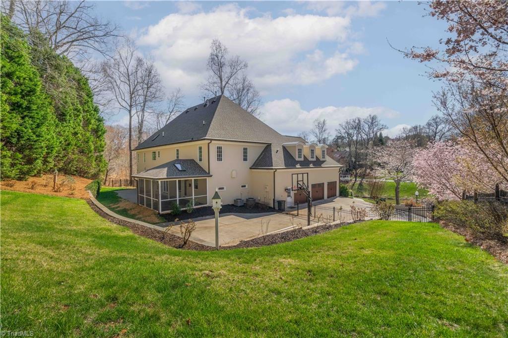 1533 Boxthorne Lane, Winston-Salem
