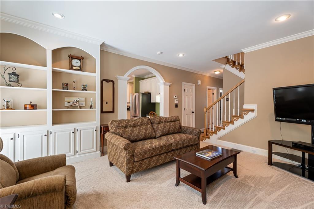 900 Ridge Gate Drive