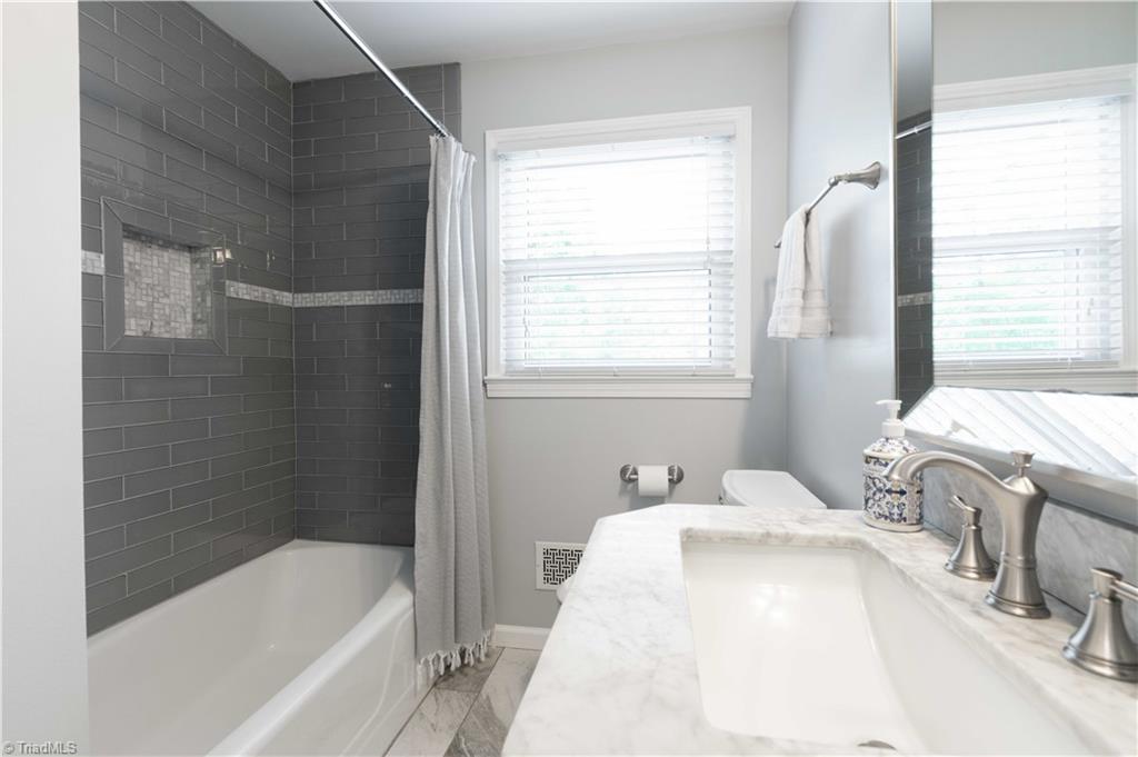 4424 Woodlark Court