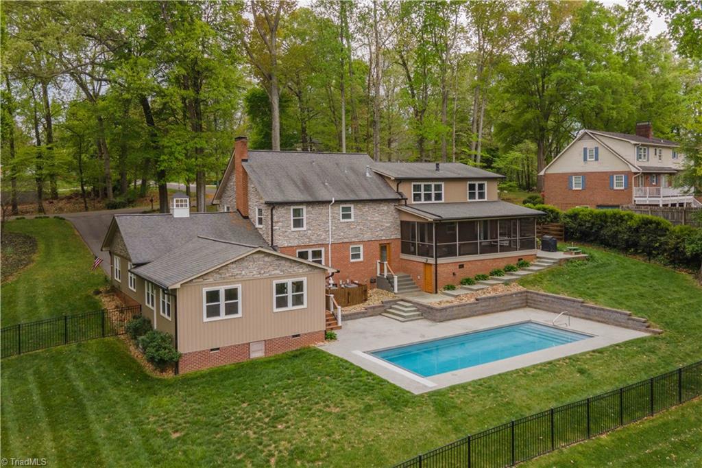 4424 Woodlark Court