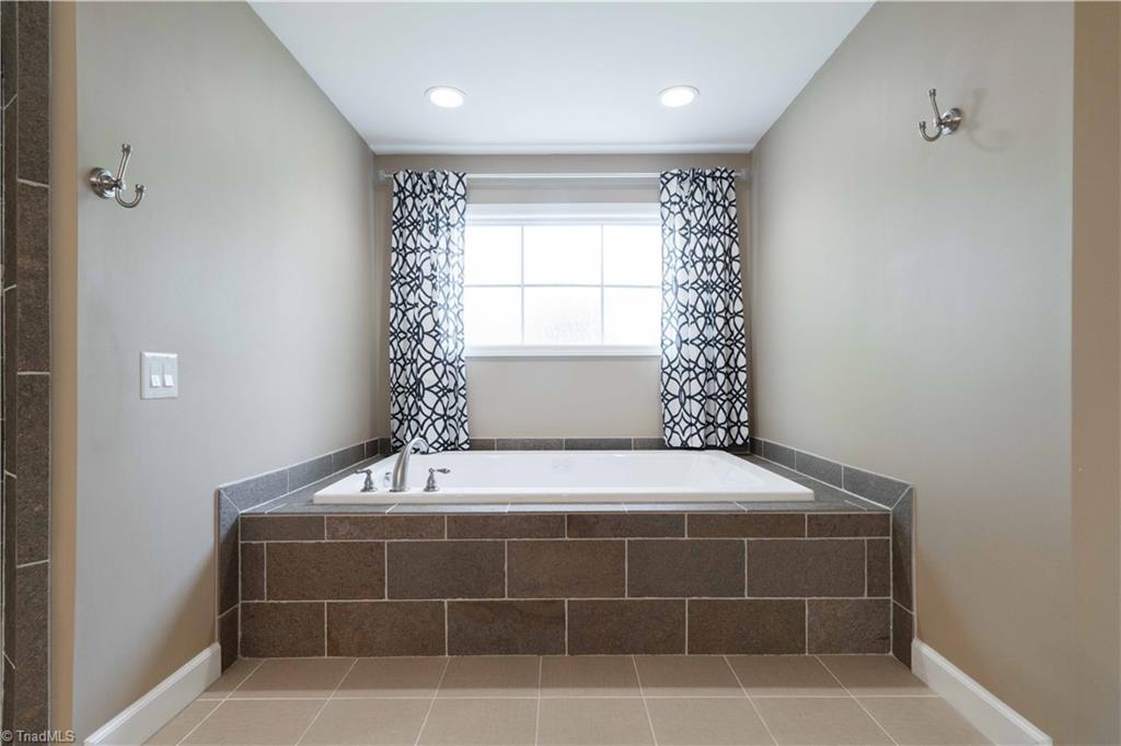 4424 Woodlark Court
