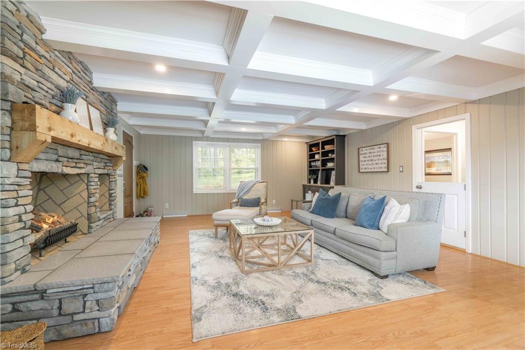 4424 Woodlark Court