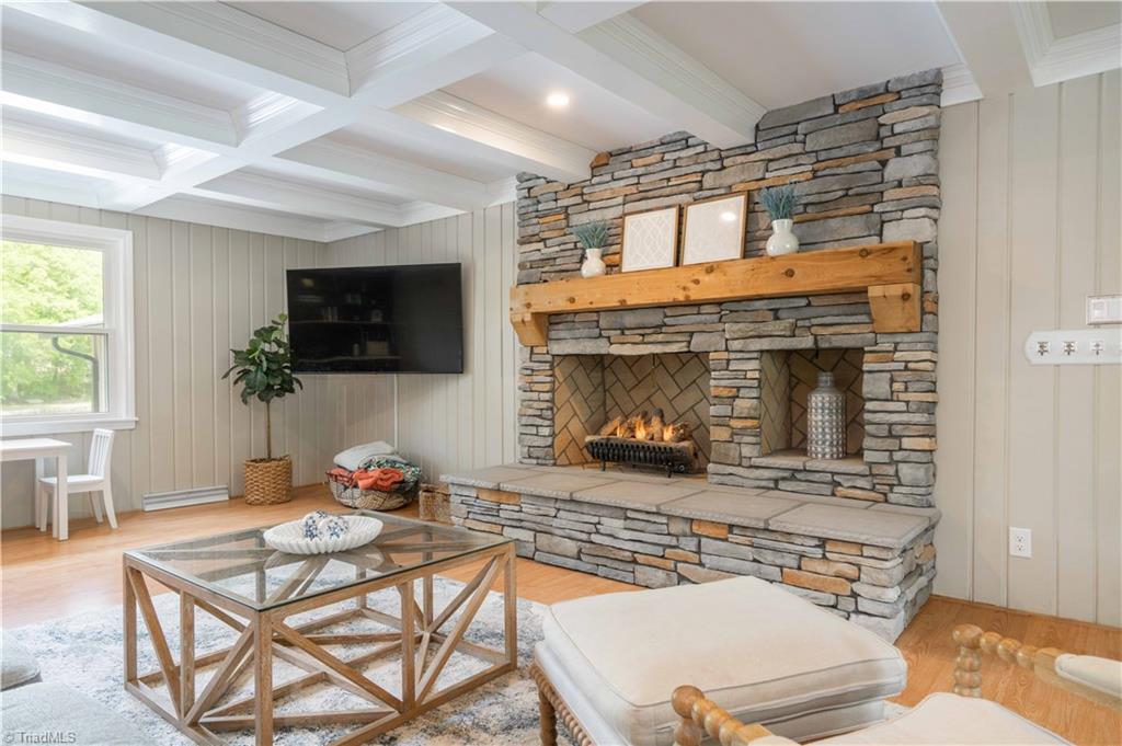 4424 Woodlark Court