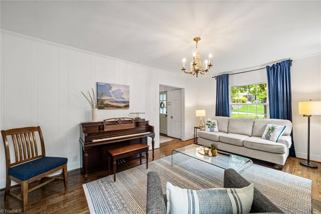 1883 Meadowbrook Drive, Winston-Salem