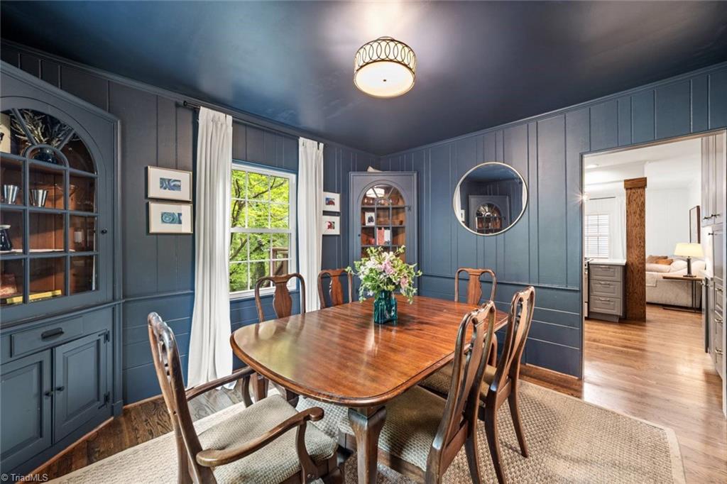 1883 Meadowbrook Drive, Winston-Salem