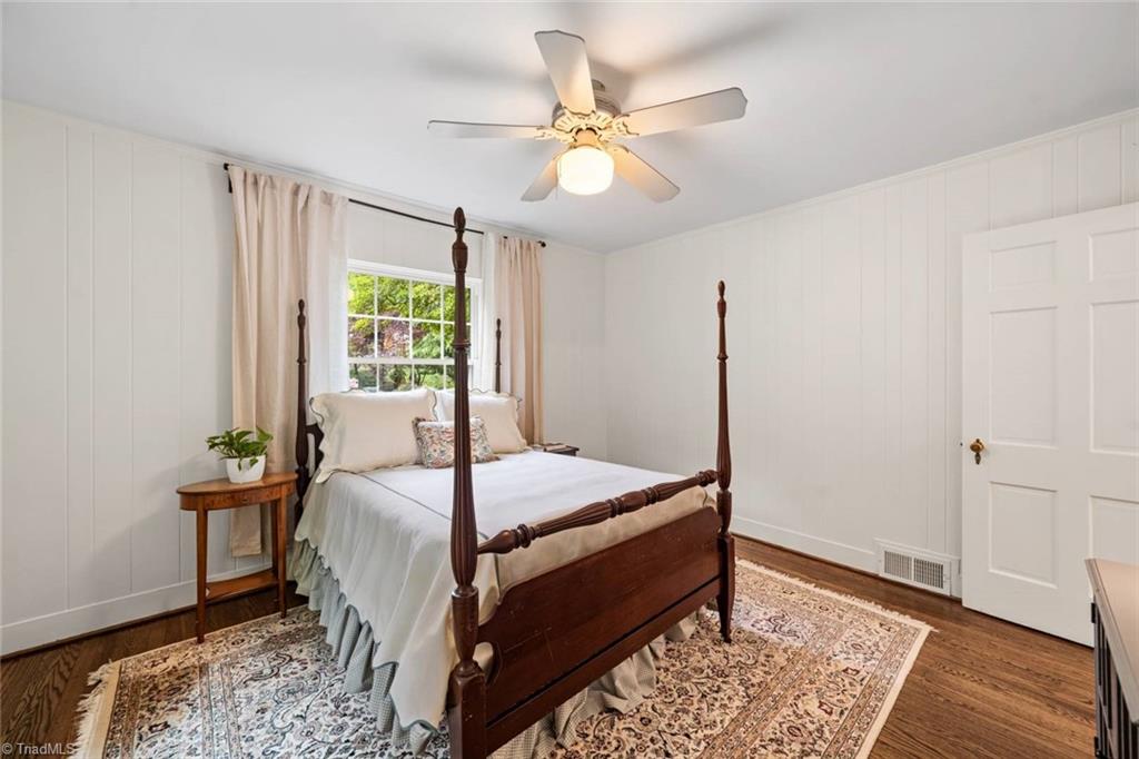 1883 Meadowbrook Drive, Winston-Salem