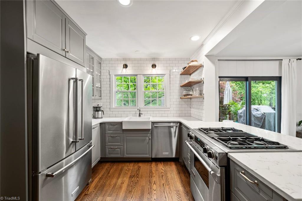 1883 Meadowbrook Drive, Winston-Salem