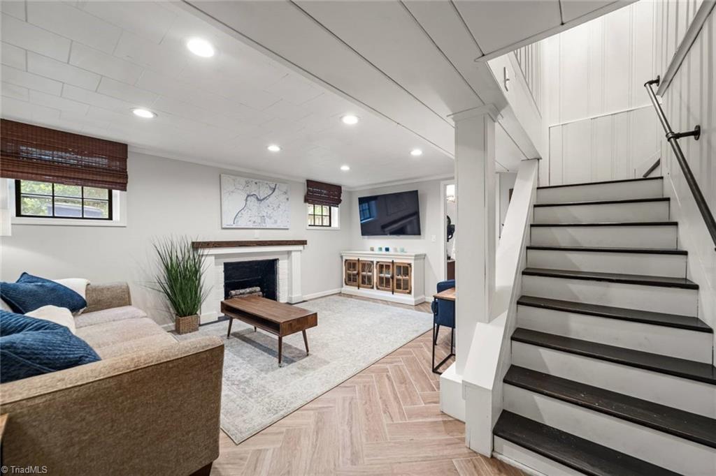 1883 Meadowbrook Drive, Winston-Salem
