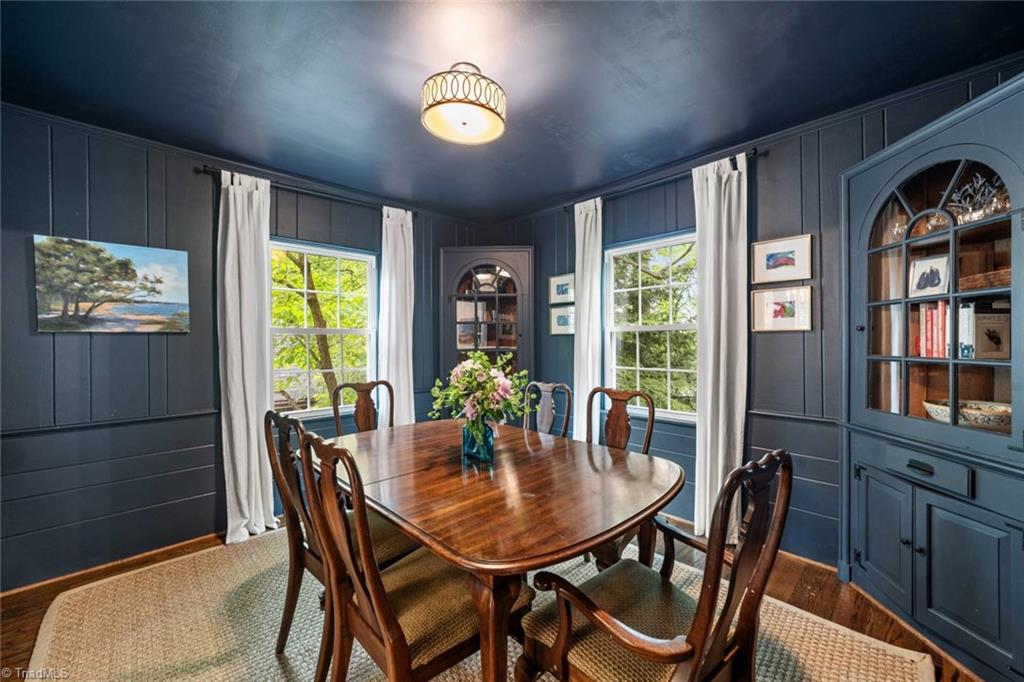 1883 Meadowbrook Drive, Winston-Salem