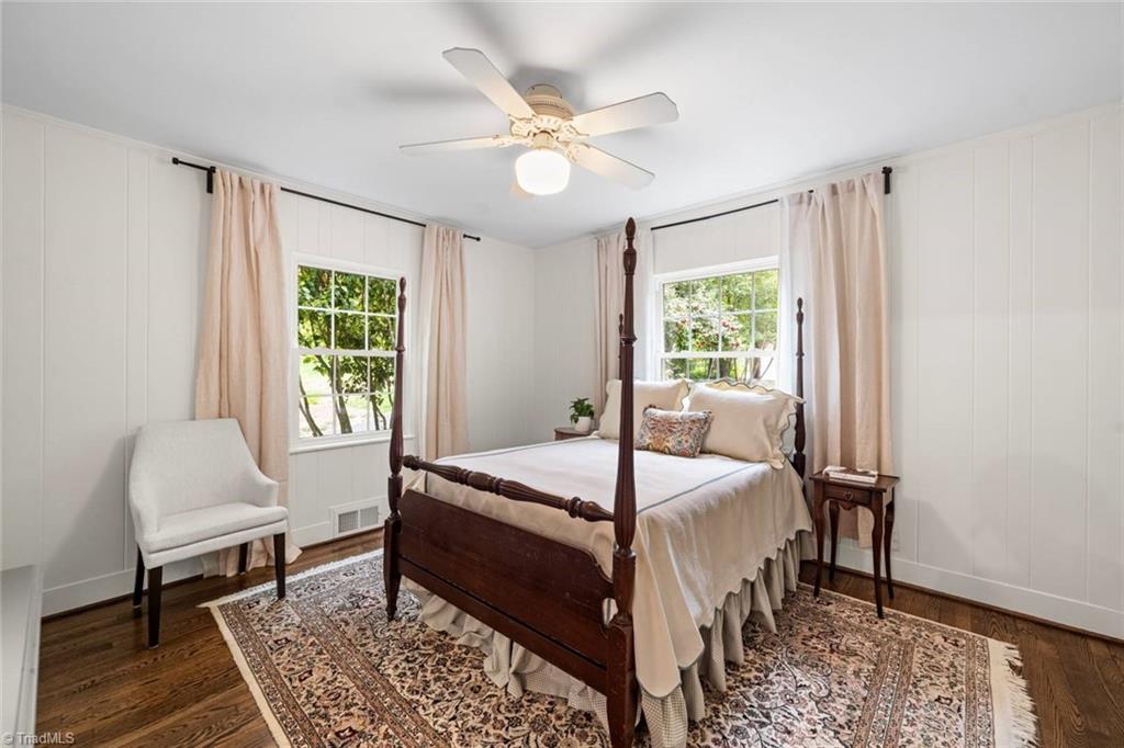 1883 Meadowbrook Drive, Winston-Salem