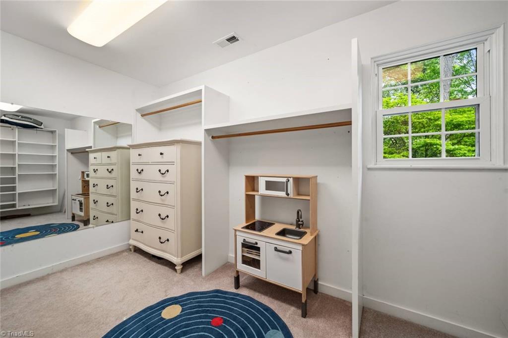 1883 Meadowbrook Drive, Winston-Salem