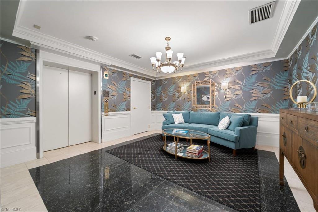 1 Park Vista Lane # 430, Winston-Salem Unit: 430