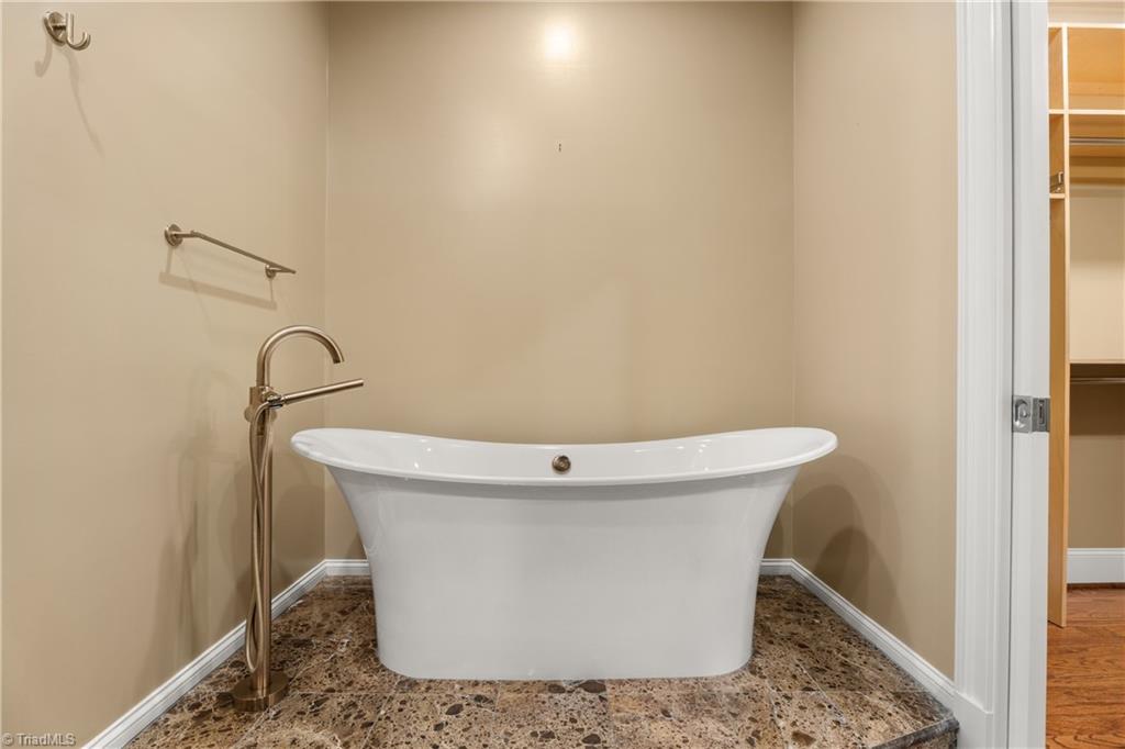 1 Park Vista Lane # 430, Winston-Salem Unit: 430