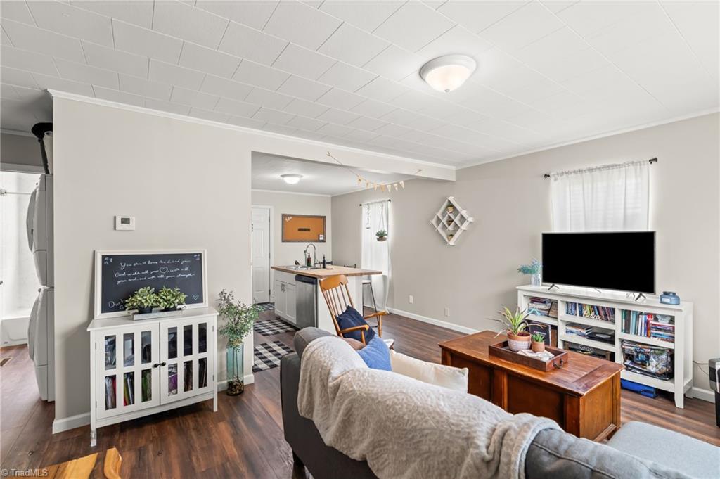 230 Friendly Avenue