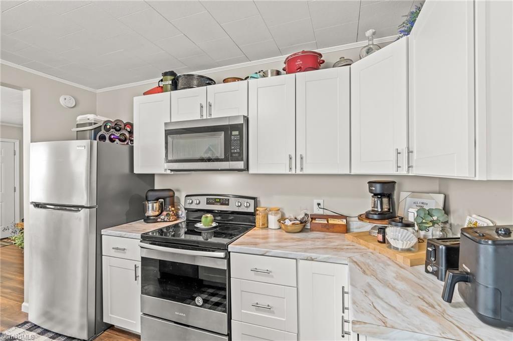 230 Friendly Avenue