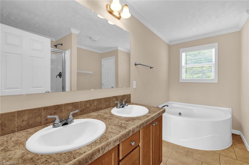 2533 Croatan Trail