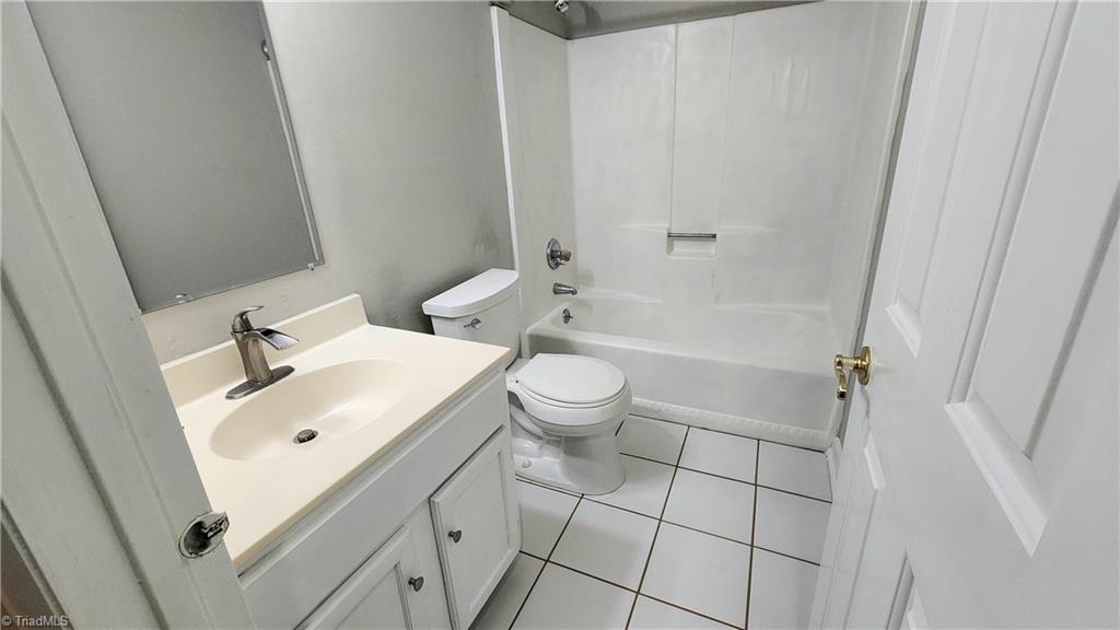 127 Cedar Cove Lane, Winston-Salem