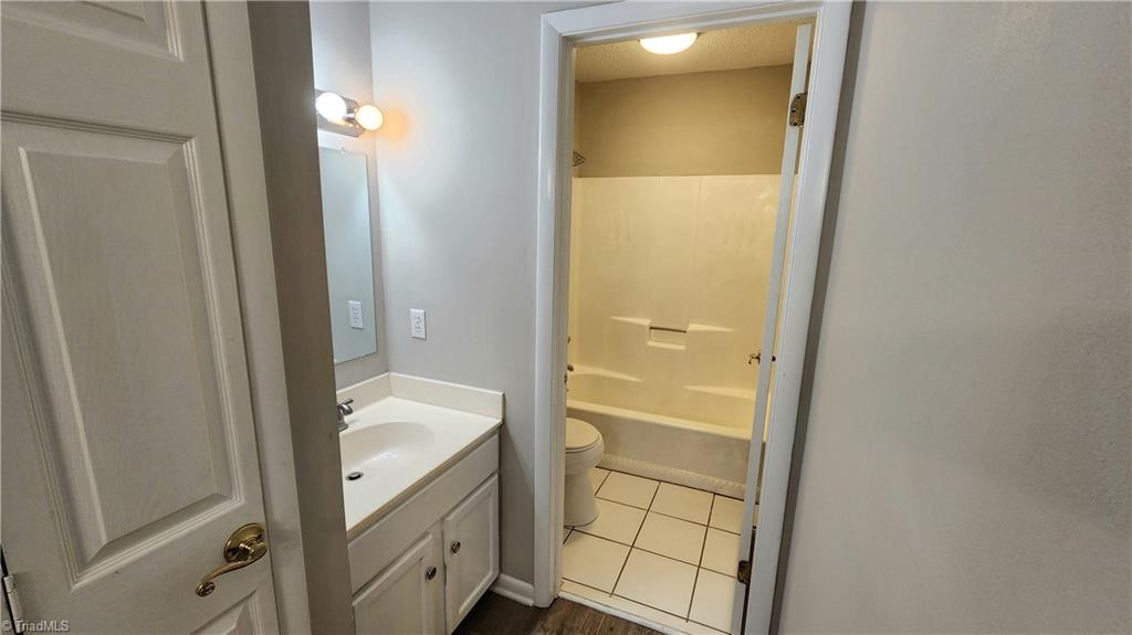 127 Cedar Cove Lane, Winston-Salem