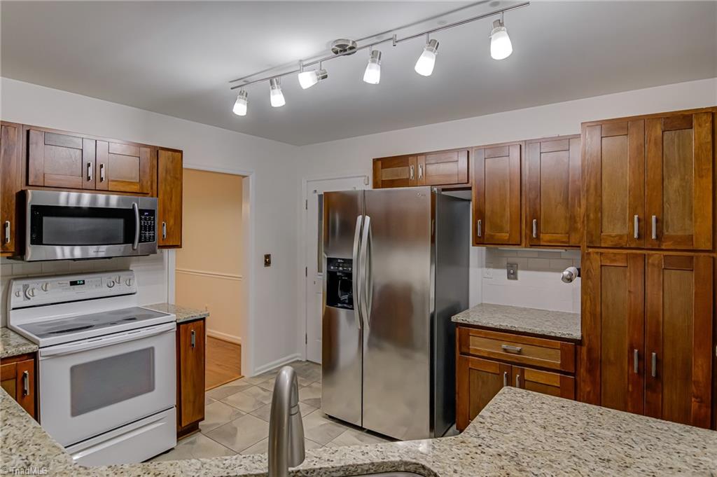 33 Carrisbrooke Lane, Winston-Salem