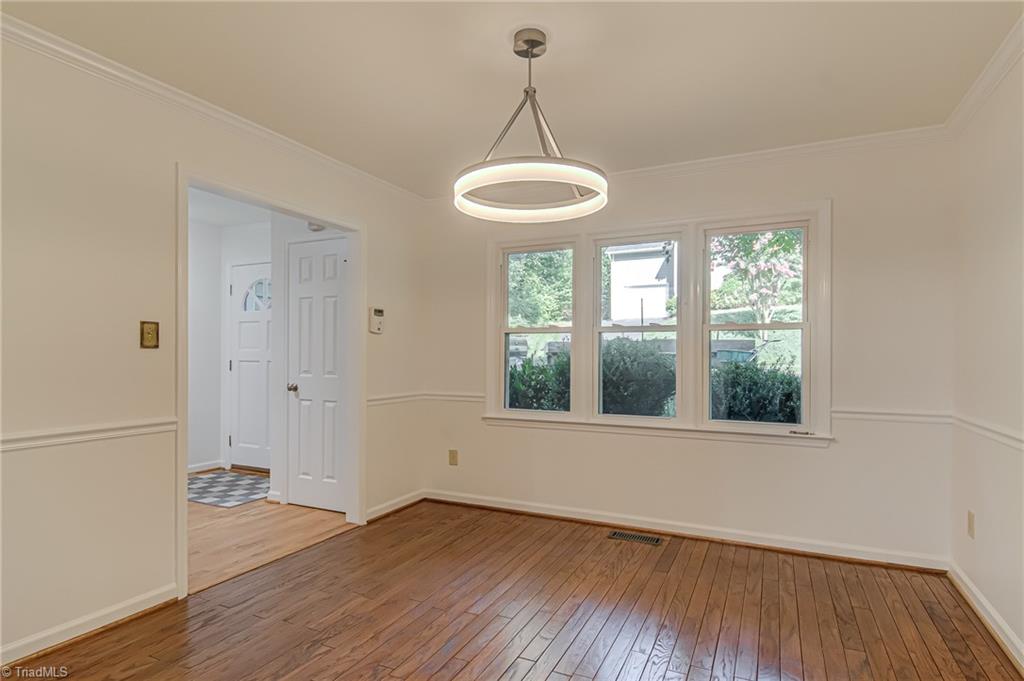 33 Carrisbrooke Lane, Winston-Salem