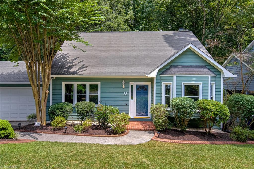 33 Carrisbrooke Lane, Winston-Salem