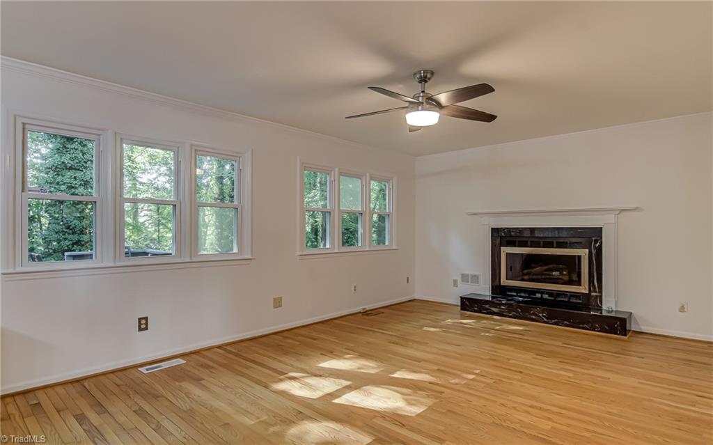 33 Carrisbrooke Lane, Winston-Salem