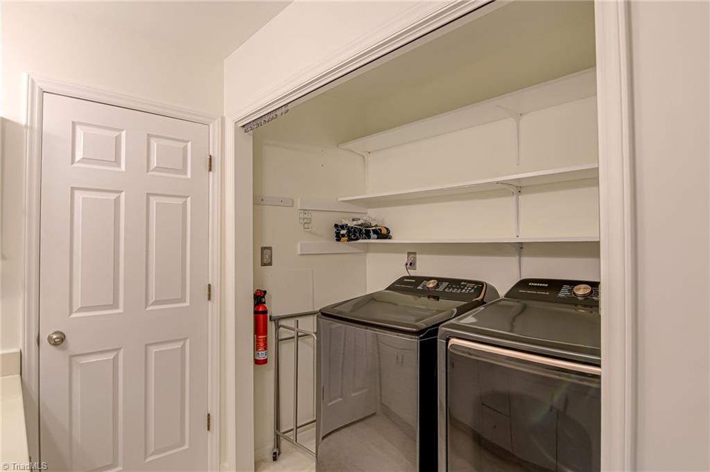 33 Carrisbrooke Lane, Winston-Salem