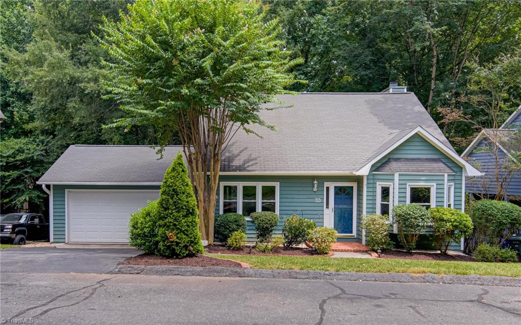 33 Carrisbrooke Lane, Winston-Salem