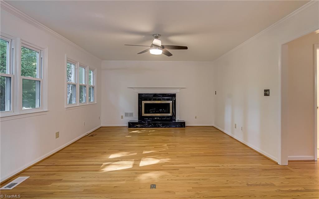 33 Carrisbrooke Lane, Winston-Salem