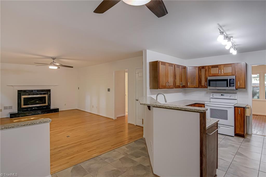 33 Carrisbrooke Lane, Winston-Salem