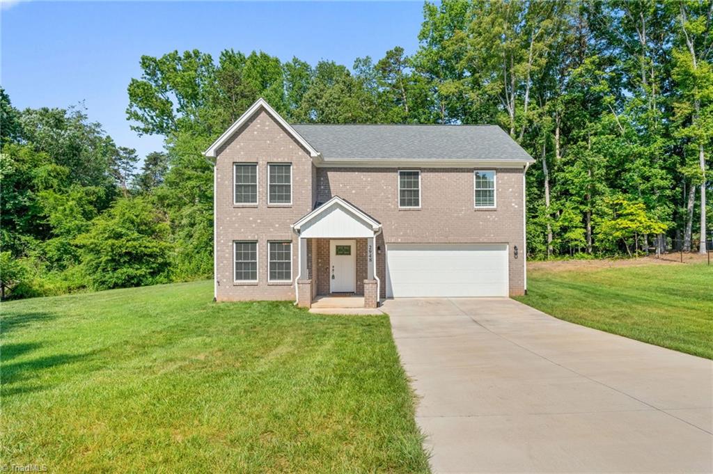 2948 Lashmit Drive, Winston-Salem