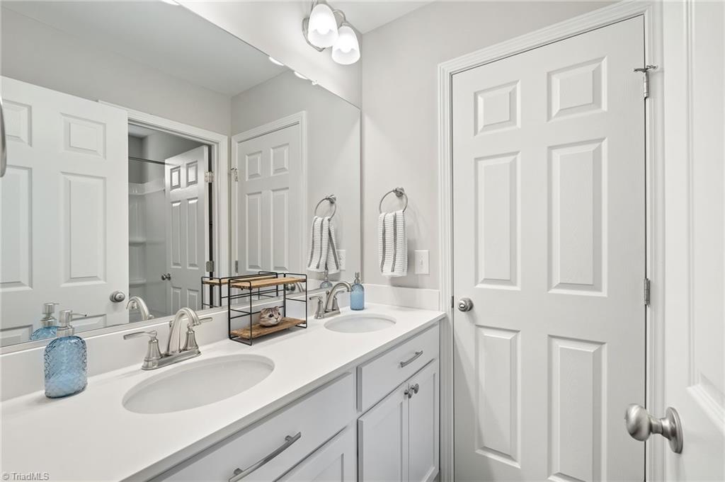 2948 Lashmit Drive, Winston-Salem