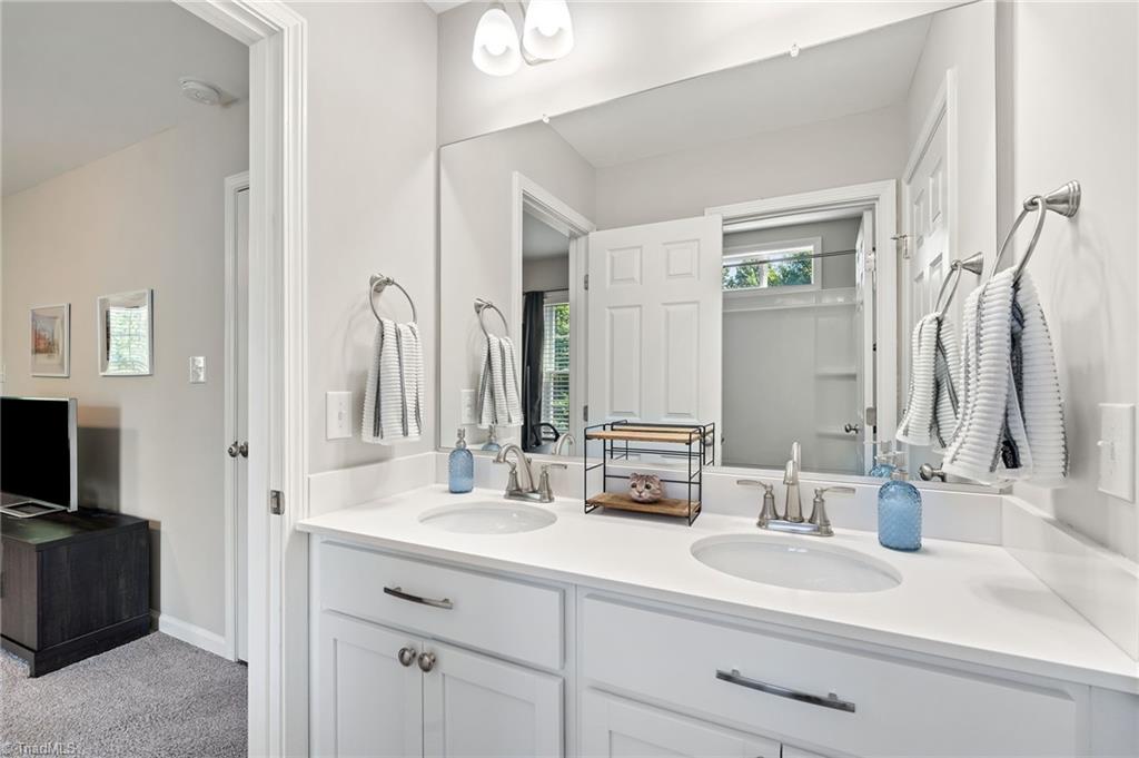 2948 Lashmit Drive, Winston-Salem