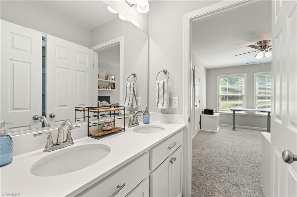 2948 Lashmit Drive, Winston-Salem