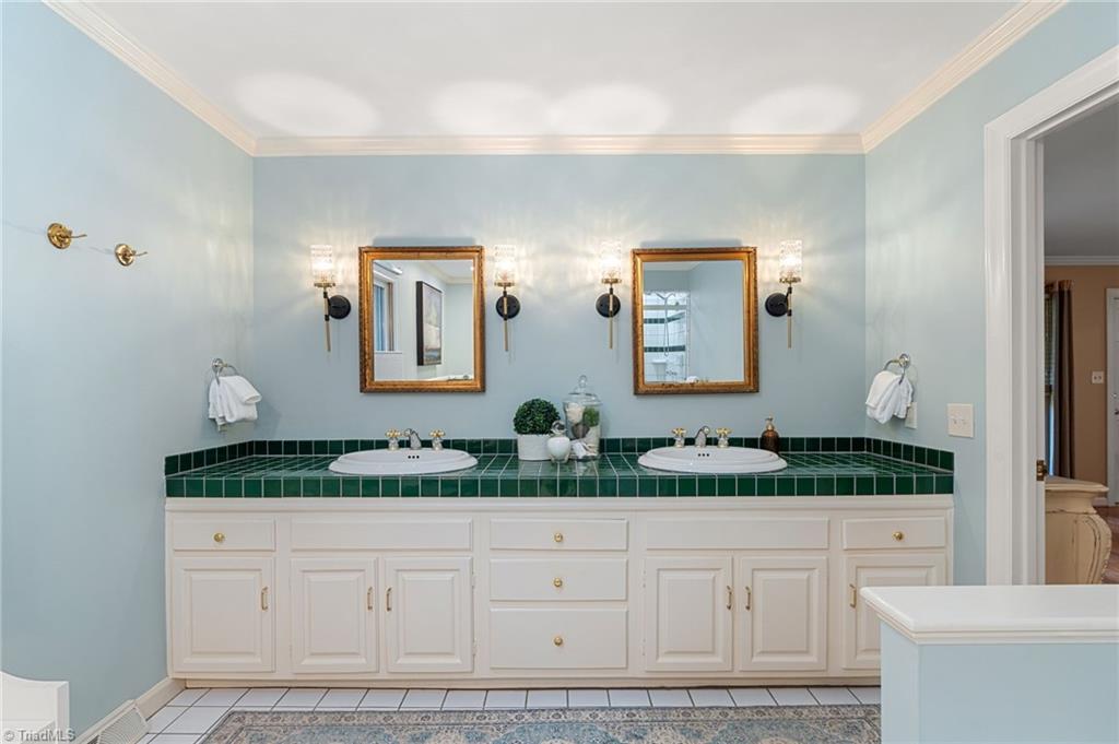 205 Heatherton Way, Winston-Salem