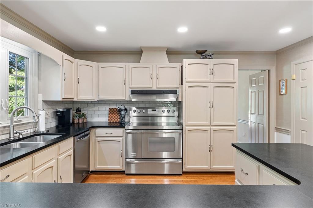 205 Heatherton Way, Winston-Salem