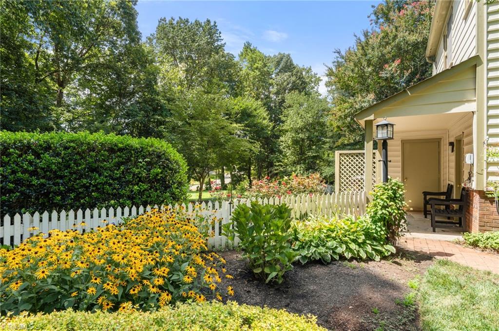 205 Heatherton Way, Winston-Salem