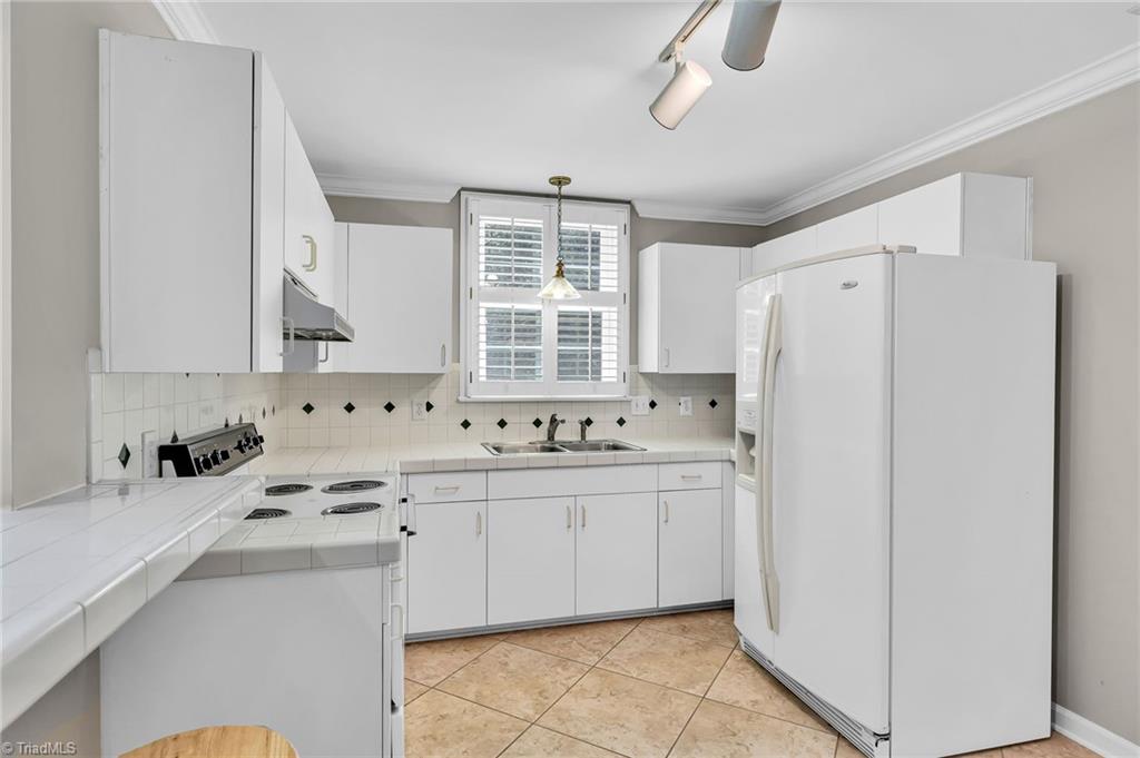 3940 Beechridge Road, Winston-Salem