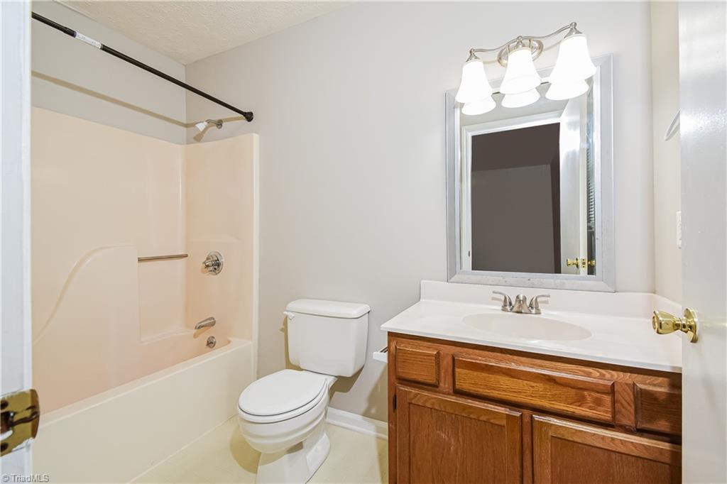 5046 Fleetwood Circle, Winston-Salem