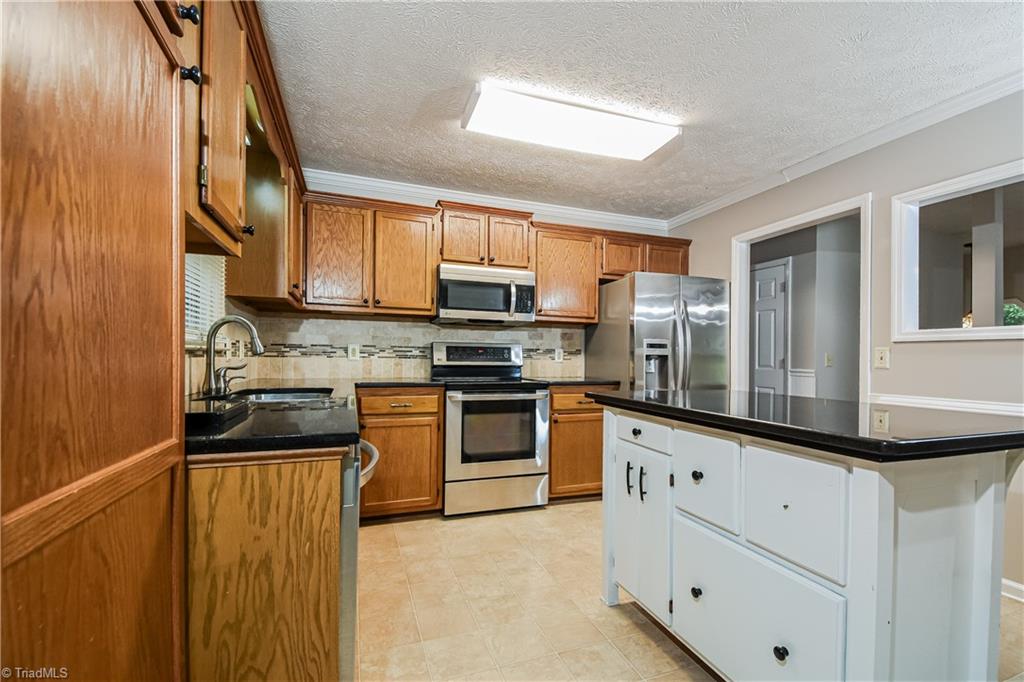 5046 Fleetwood Circle, Winston-Salem